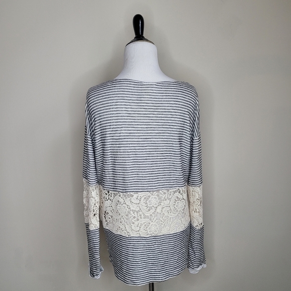 Blu Pepper black cream striped crochet top - Picture 5 of 8
